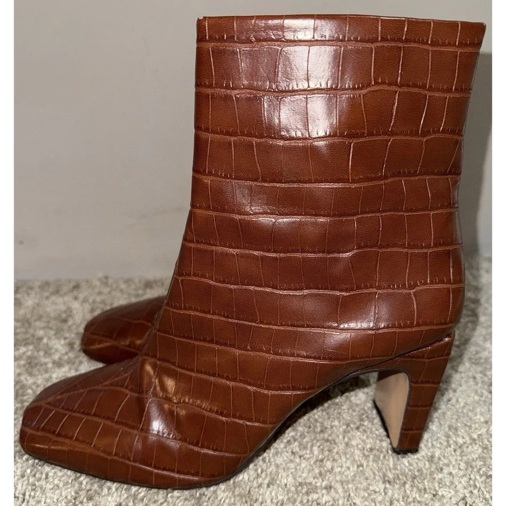 BCBGeneration Size 7.5 Brown Croc Crocodile Embossed Ankle Booties Zipper Close